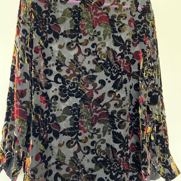 Mantles Devorsheer loose  style shirt size small floral print long sleeves - Picture 2 of 7